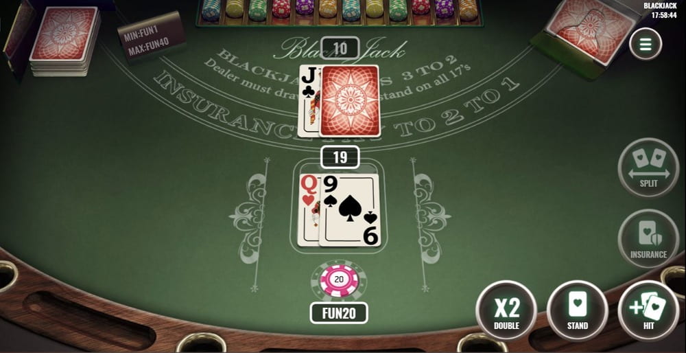 Cartas en la mesa de blackjack
